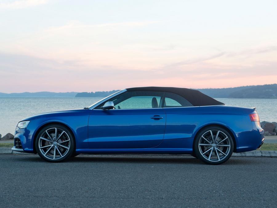  Audi RS5 Cabriolet 2013 года  (AU) (фото 11 из 19)